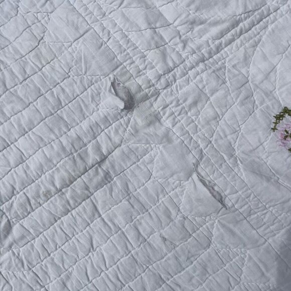 Vintage 1950s Floral Quilted Pom Pom Trim Pink Trim Decorative Throw Blanket - Picture 5 of 7
